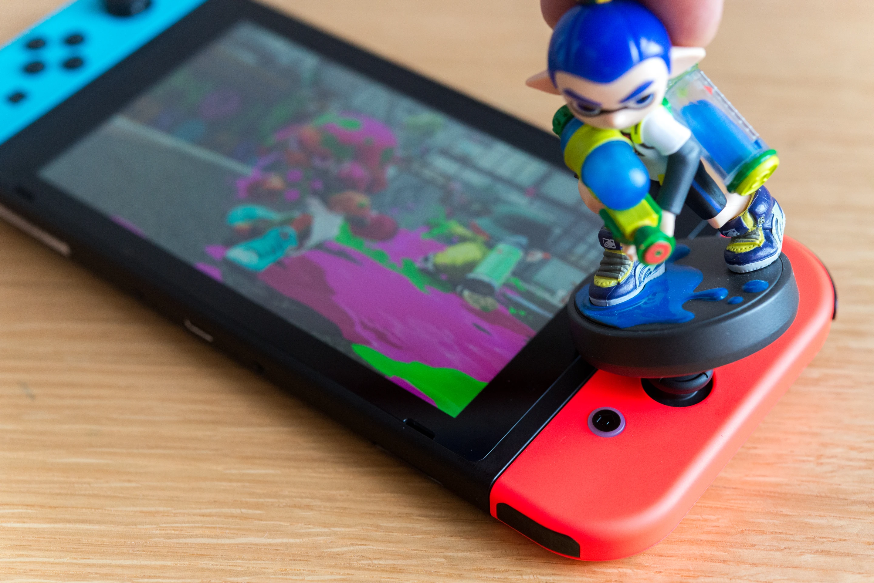 The right Joy-Con on the Nintendo Switch can be used with Amiibo
