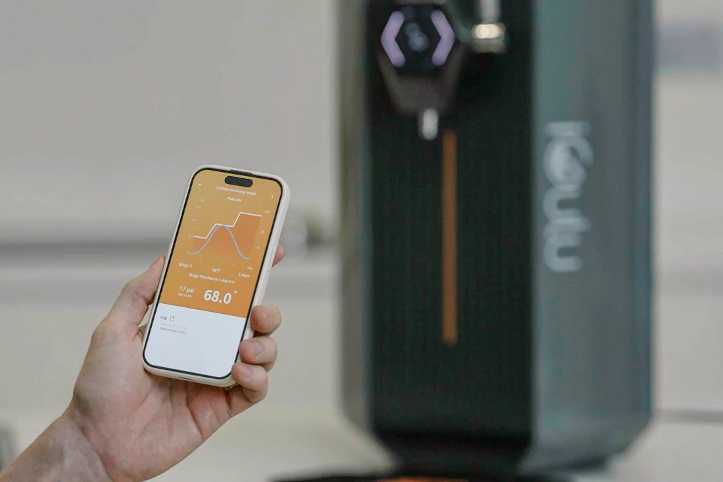 Users can monitor the brewing process and create their own recipes via the app