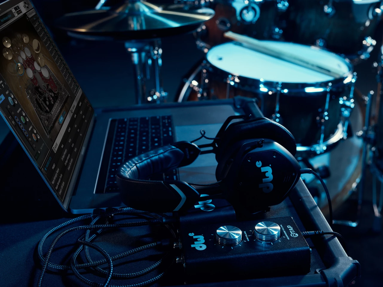 The DWe drums are available as four-piece and five-piece kits, and come bundled with a wireless DrumLink hub, RTAP Audio Processor and DW Soundworks software