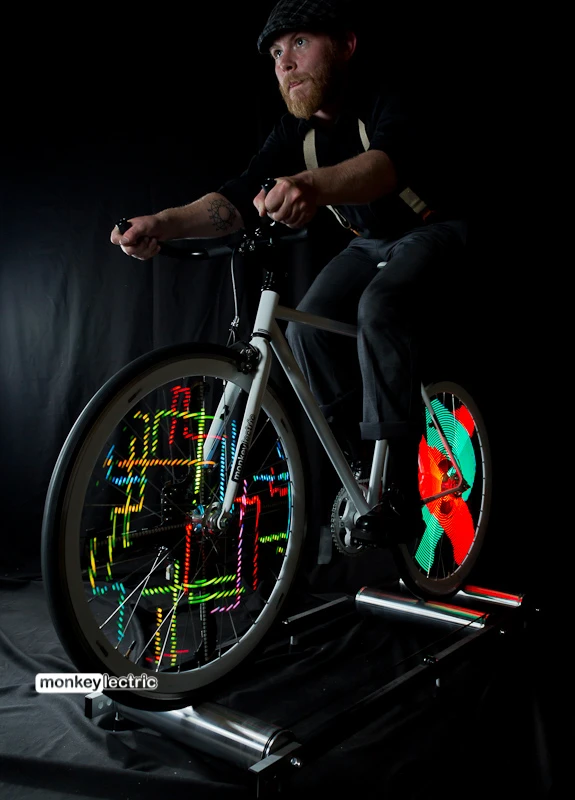 Monkey Light Pro includes a 2-axis accelerometer and 4 magnetic sensors to track a wheel's speed and rotation, ensuring the images remain stable when speeding up, slowing down, and even riding backwards