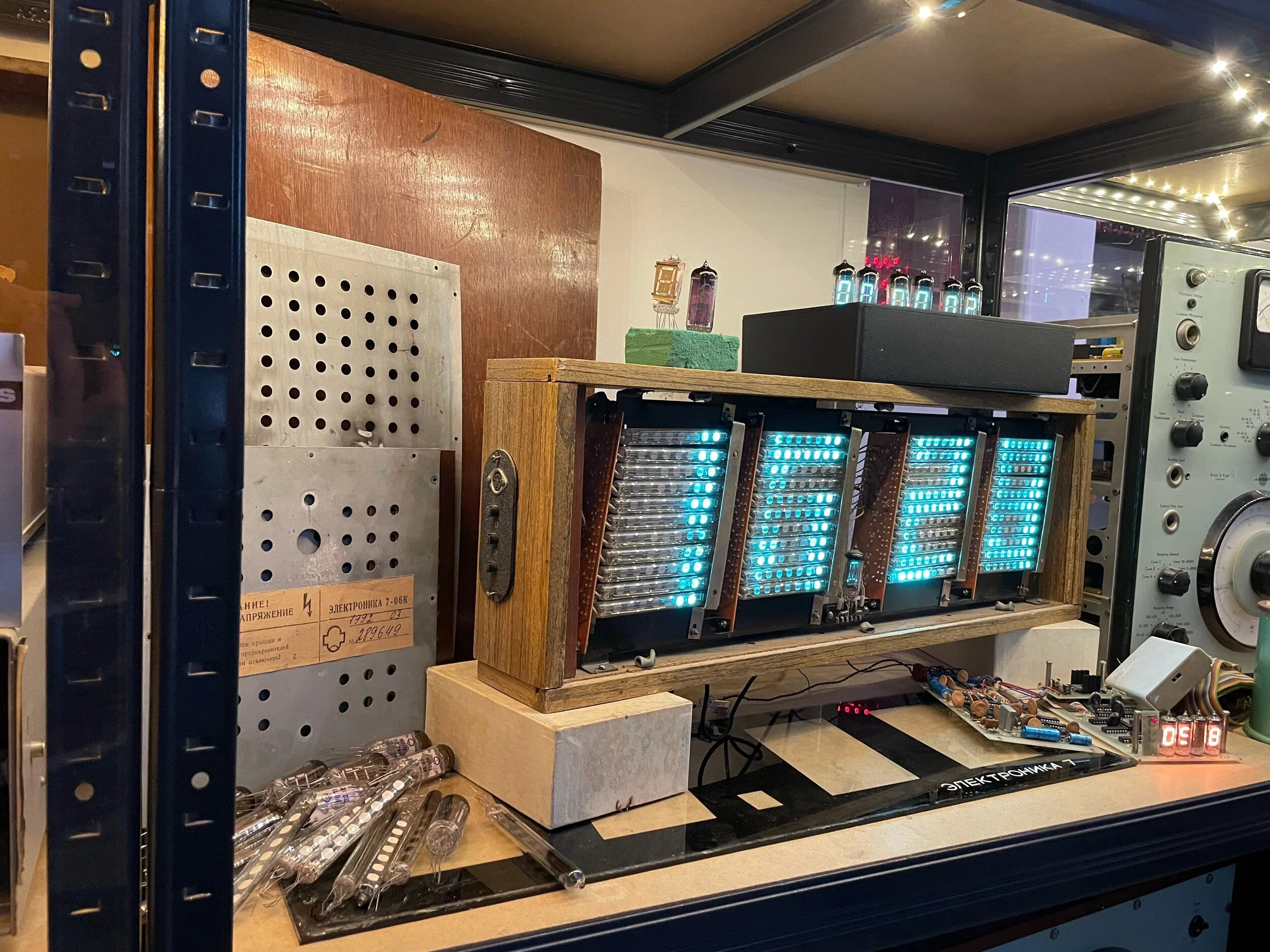 A vacuum-tube display at This Museum Is (Not) Obsolete