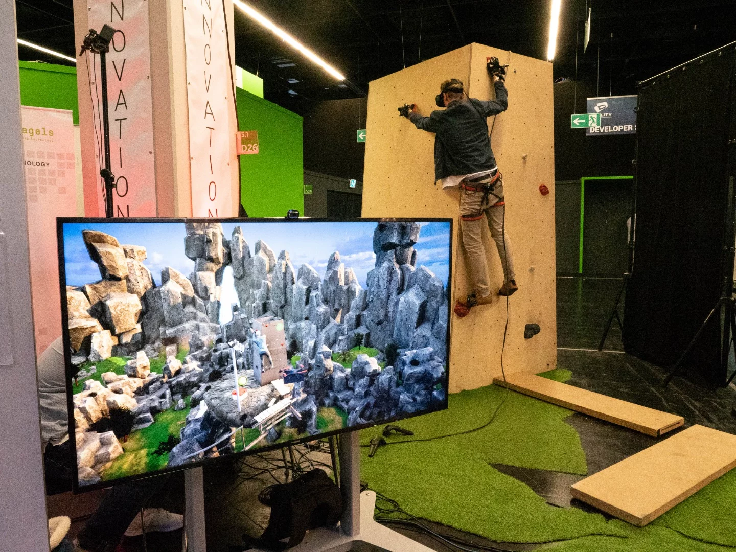The system tracks the climber's body impressively well
