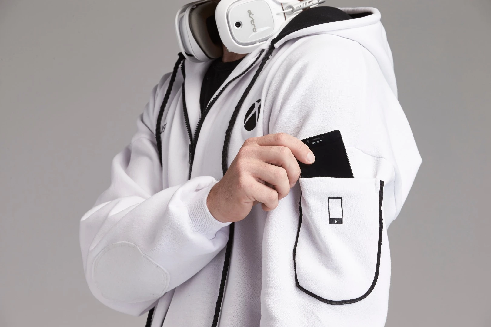 Gamers can have their phone at easy reach with this arm pocket