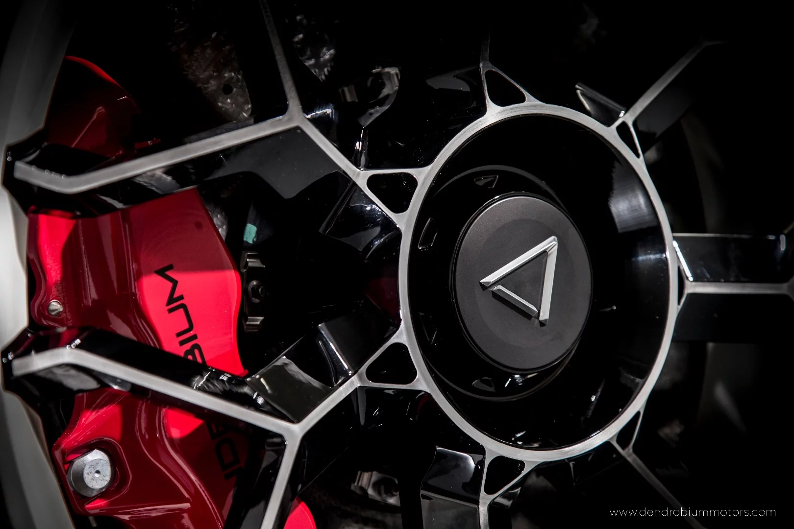 The Dendrobium, by Vanda Electrics: 21-inch rear rims and 20-inch front ones