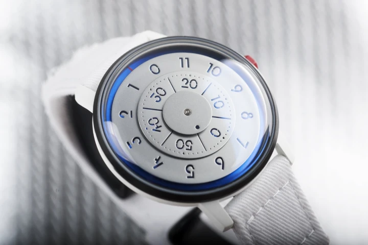 The Anicorn × NASA evokes the NASA designs of the 1960s