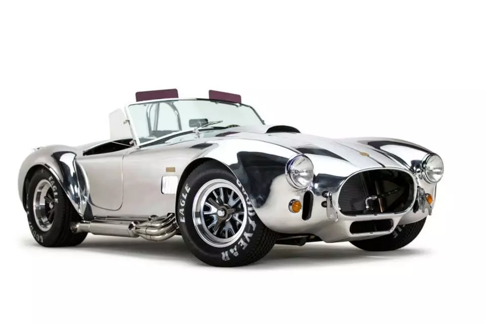Each will be documented in the ‘World Registry’ alongside the original 343 built by Shelby American in the 1960s, and the 50th Anniversary 427 Cobra will be available with either a fiberglass body for US$120,000, or an aluminum bodied car (pictured) for $180,000.