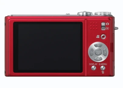 The 230,000-dot high resolution 2.7 inch LCD display features automatic brightness adjustment for clear viewing at all times
