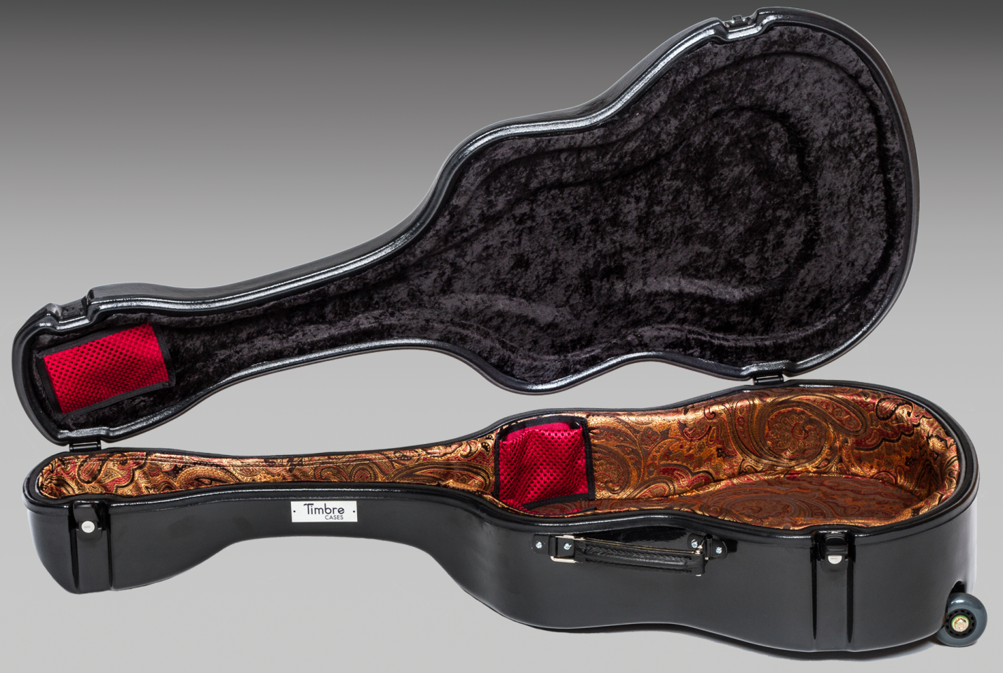 The DNone comes with humidity control pockets designed to accommodate optional D-Addario two-way humidification packs, preserving 45 - 55 percent relative humidity inside the case