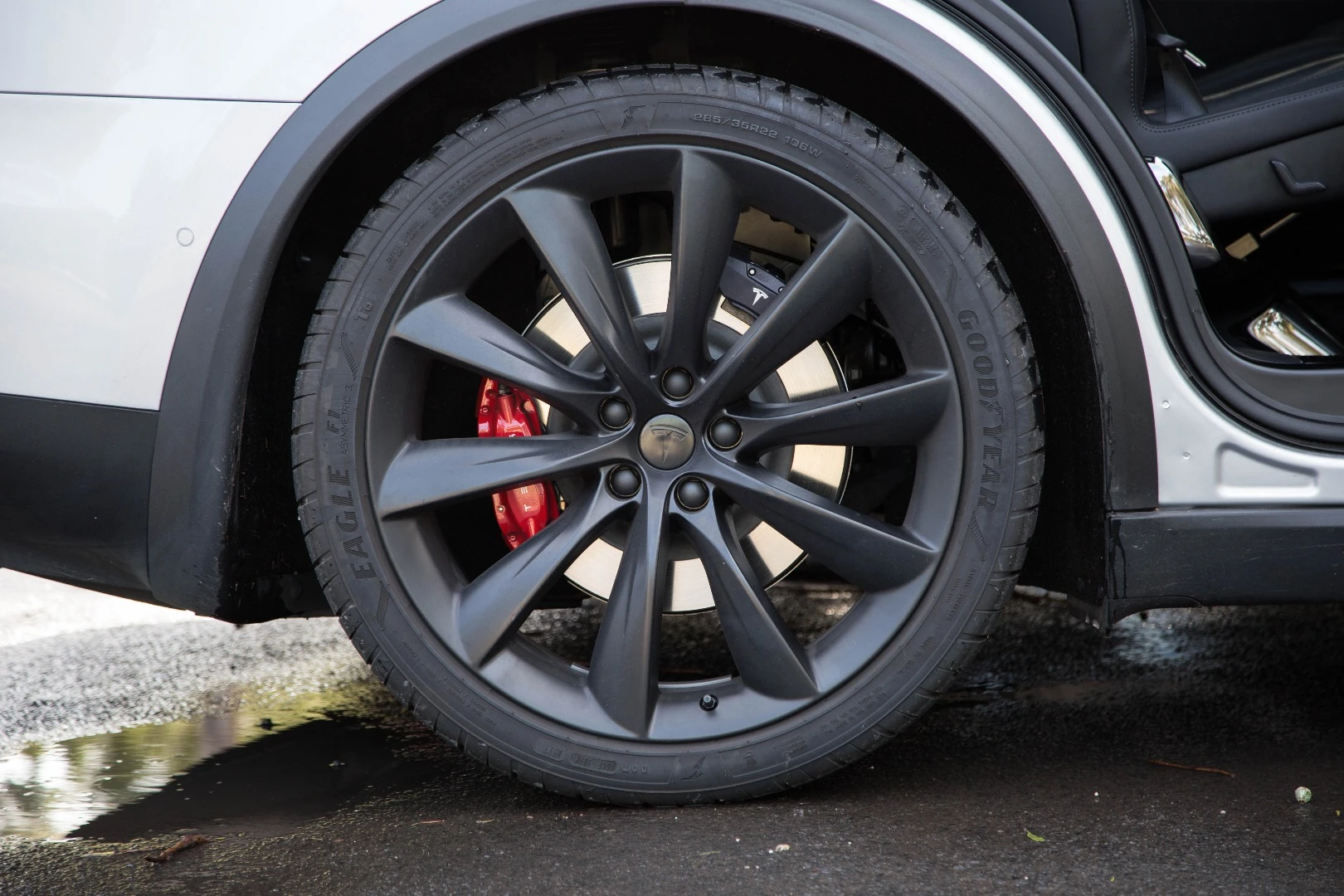 22-inch wheels make the Model X stand out in a crowd