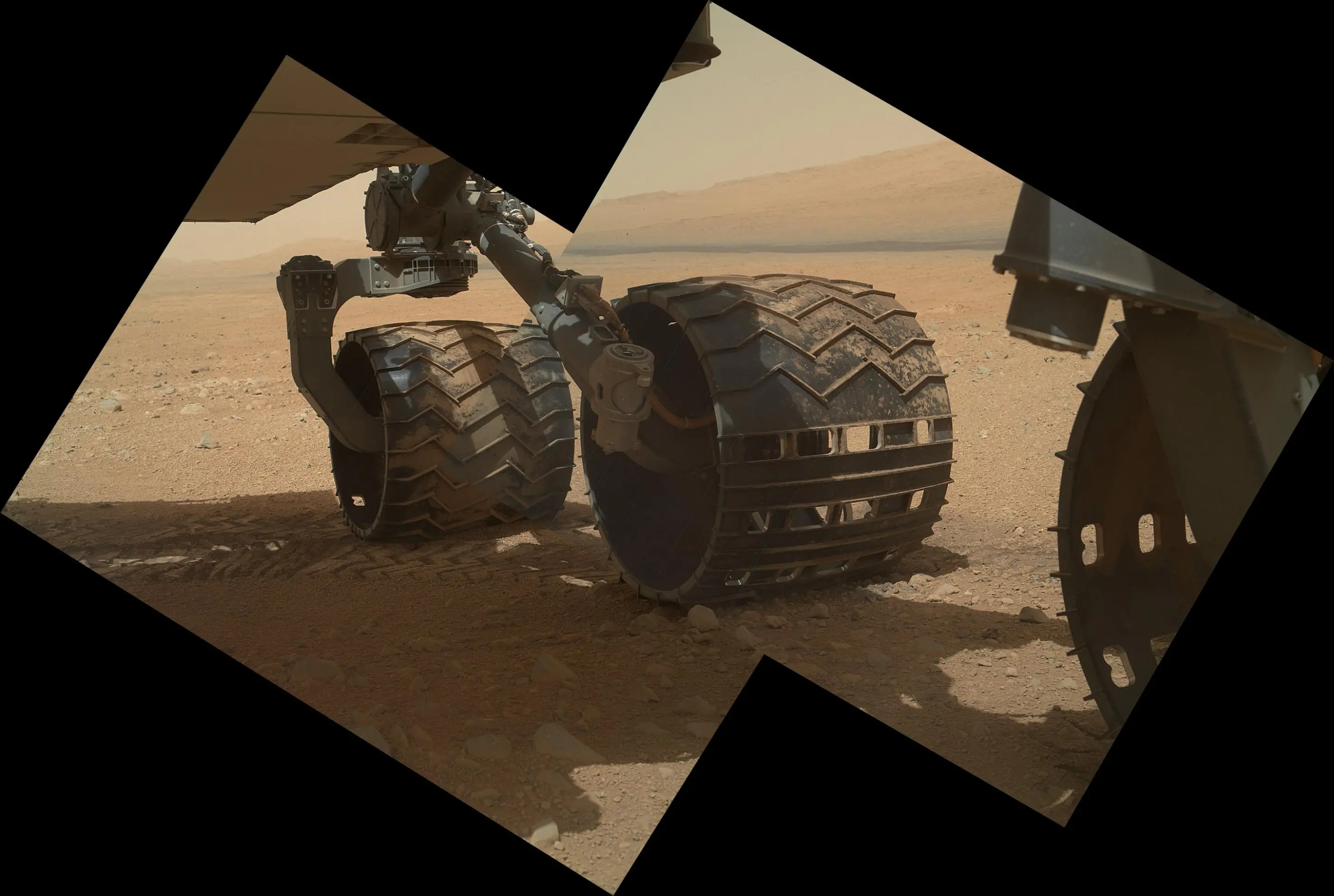 View of Curiosity's wheels (Image: NASA/JPL-Caltech/Malin Space Science Systems)