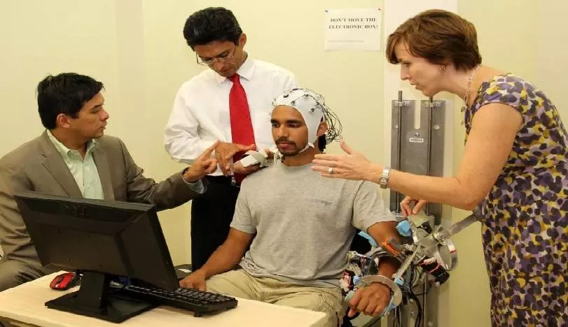 A robotic exoskeleton that can read thoughts and anticipate the user's actions could find use as a hi-tech rehabilitation tool for stroke victims (Image: Bruce French/TIRR Memorial Hermann)