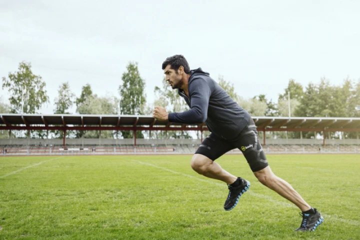 The Mbody system is centered around a pair of MShorts, that monitor the quads and hamstrings in each leg