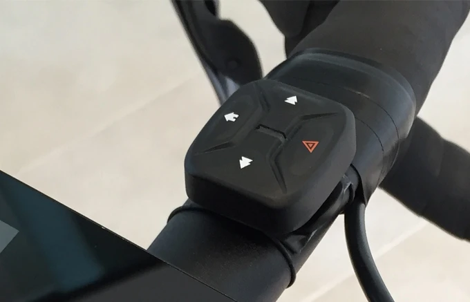 The Speednite's wireless handlebar remote