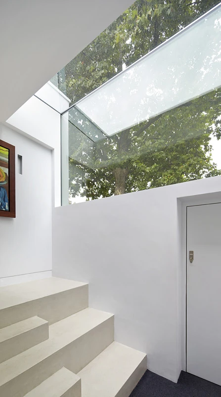 Clever solutions for letting in light while maintaining privacy (Photo: De Matos Ryan/© Hufton+Crow)