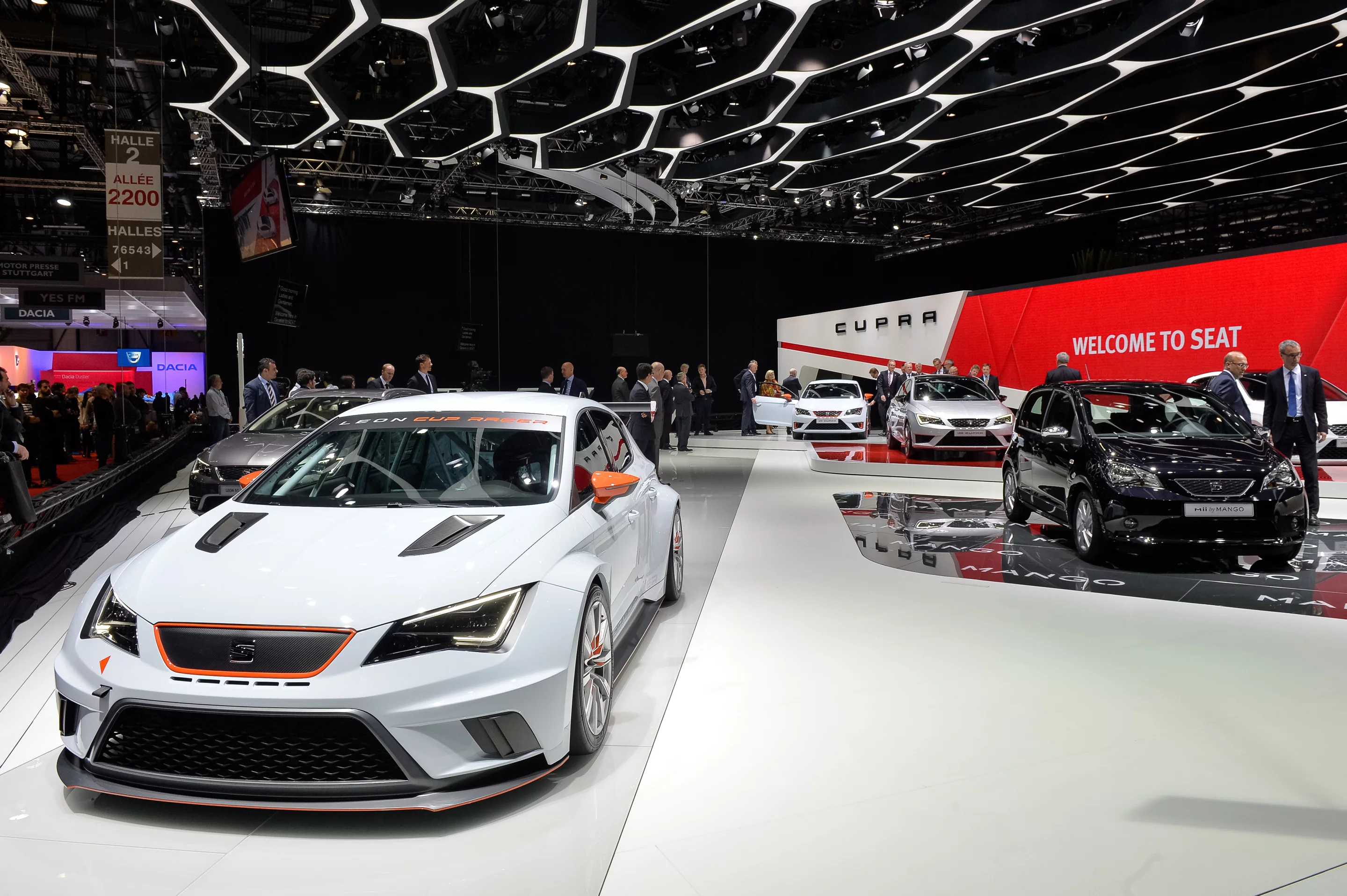 To help you put the Cupra's performance in perspective, consider that it’s not all that far behind the very fastest roadgoing motorcycles such as Kawasaki’s ZX10-R, Aprilia’s RSV4 and BMW’s S1000RR, bikes with more than double the power-to-weight ratio and more performance than all but a dozen or so of Gizmag's four million readers a month know what to do with.