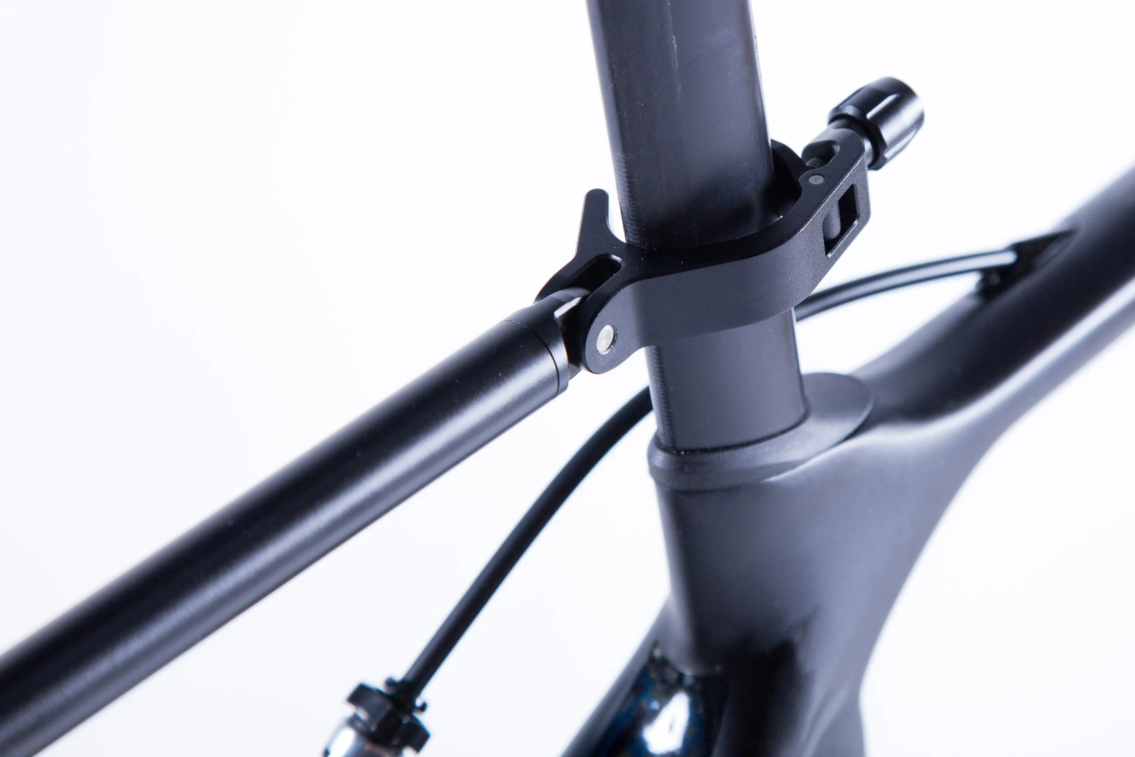 The Tailfin rack attaches to the seatpost at the top