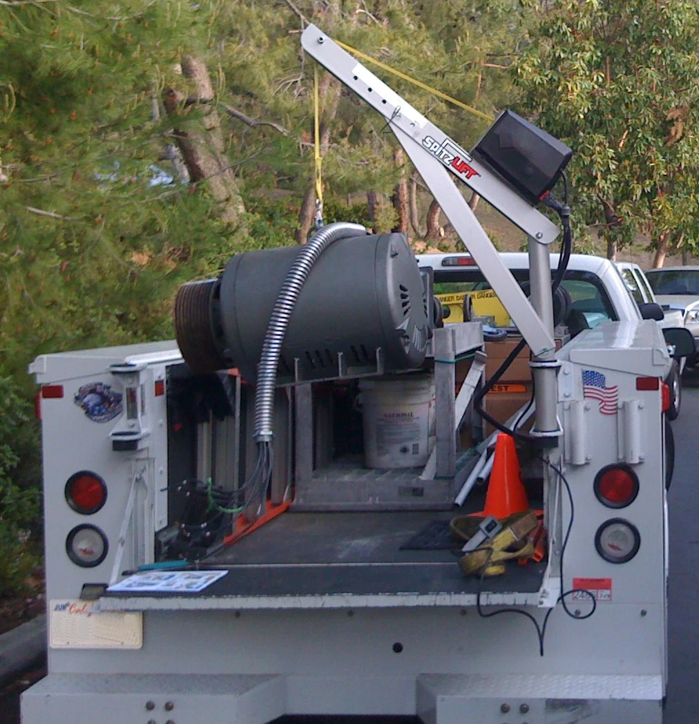Spitzlift's miniature crane lifts up to 900 lb