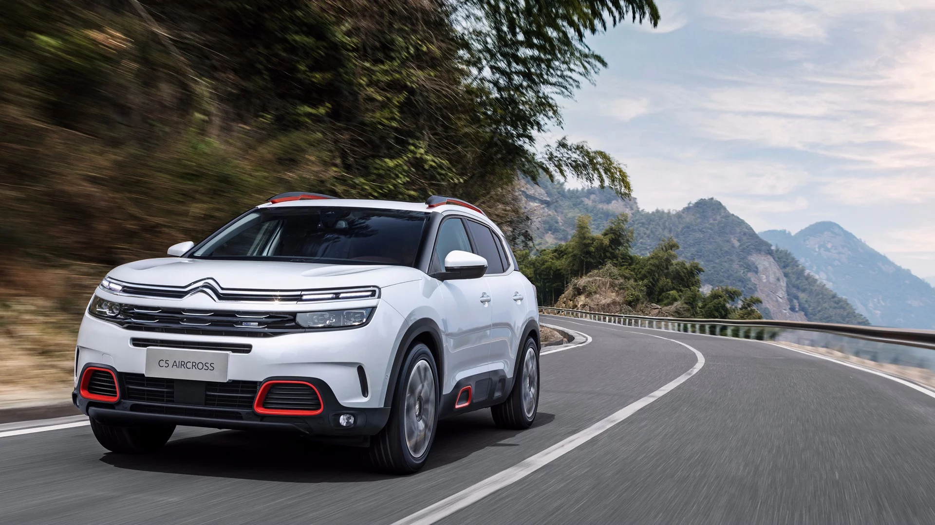 The Citroen C5 Aircross joins the C3 in the new, improved Citroen range