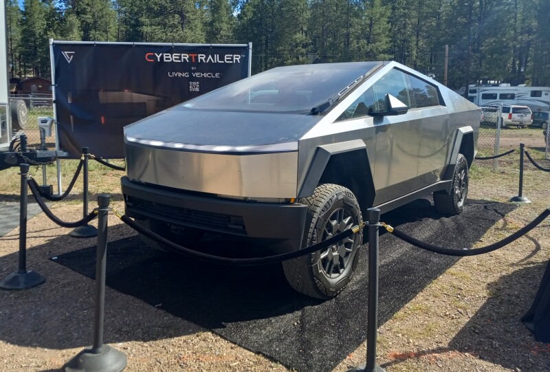 Living Vehicle Cybertrailer: کمپر آیندهنگر با امکانات فوقالعاده