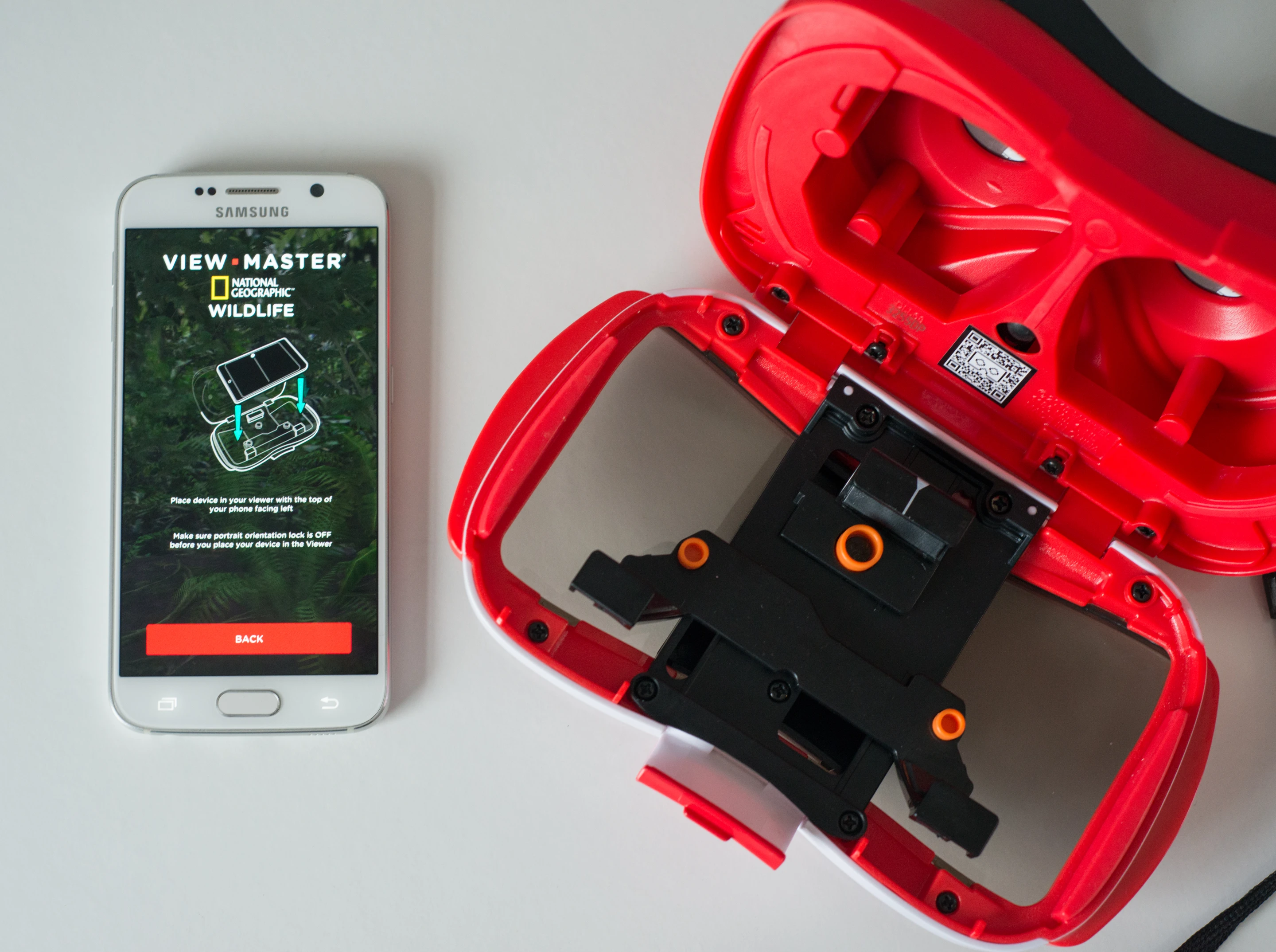 On-screen instructions make it simple to use the Mattel View-Master VR