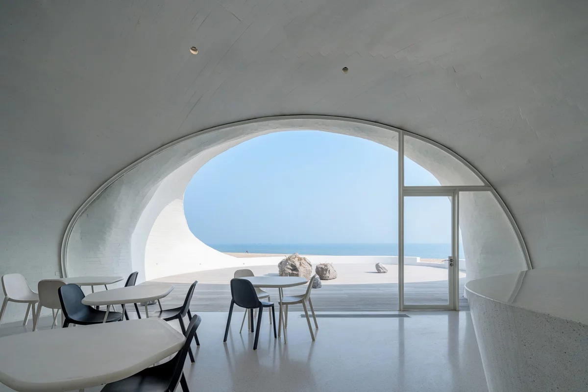 The UCCA Dune Art Museum measures 930 sq m (around 10,000 sq ft) and includes 10 galleries, a reading room, and cafe