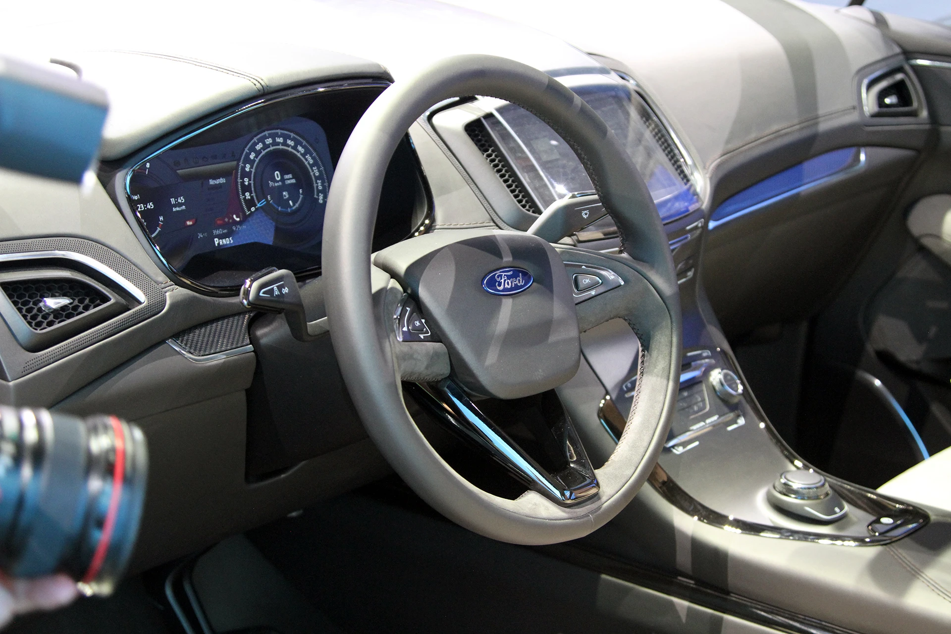 Steering wheel detail of the Ford S-Max Concept