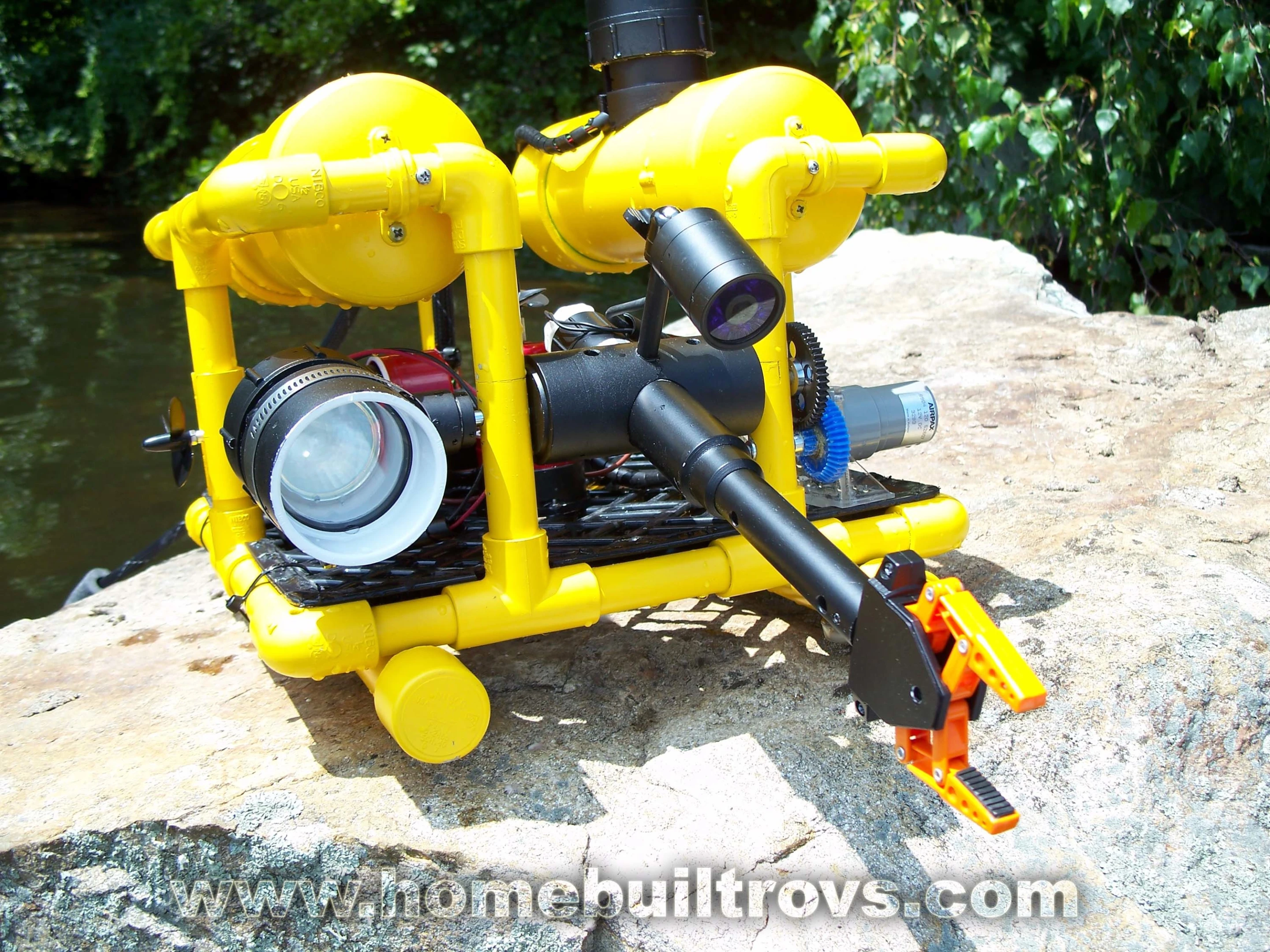 Hobbyist Steve Thone's homebuilt SeaFox, with custom propulsion and manipulator arm (Photo: Steve Thone)