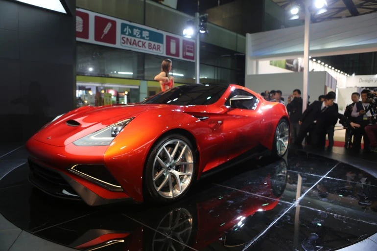 Two different hybrid powertrain options are imagined for the heart of the Icona Vulcano