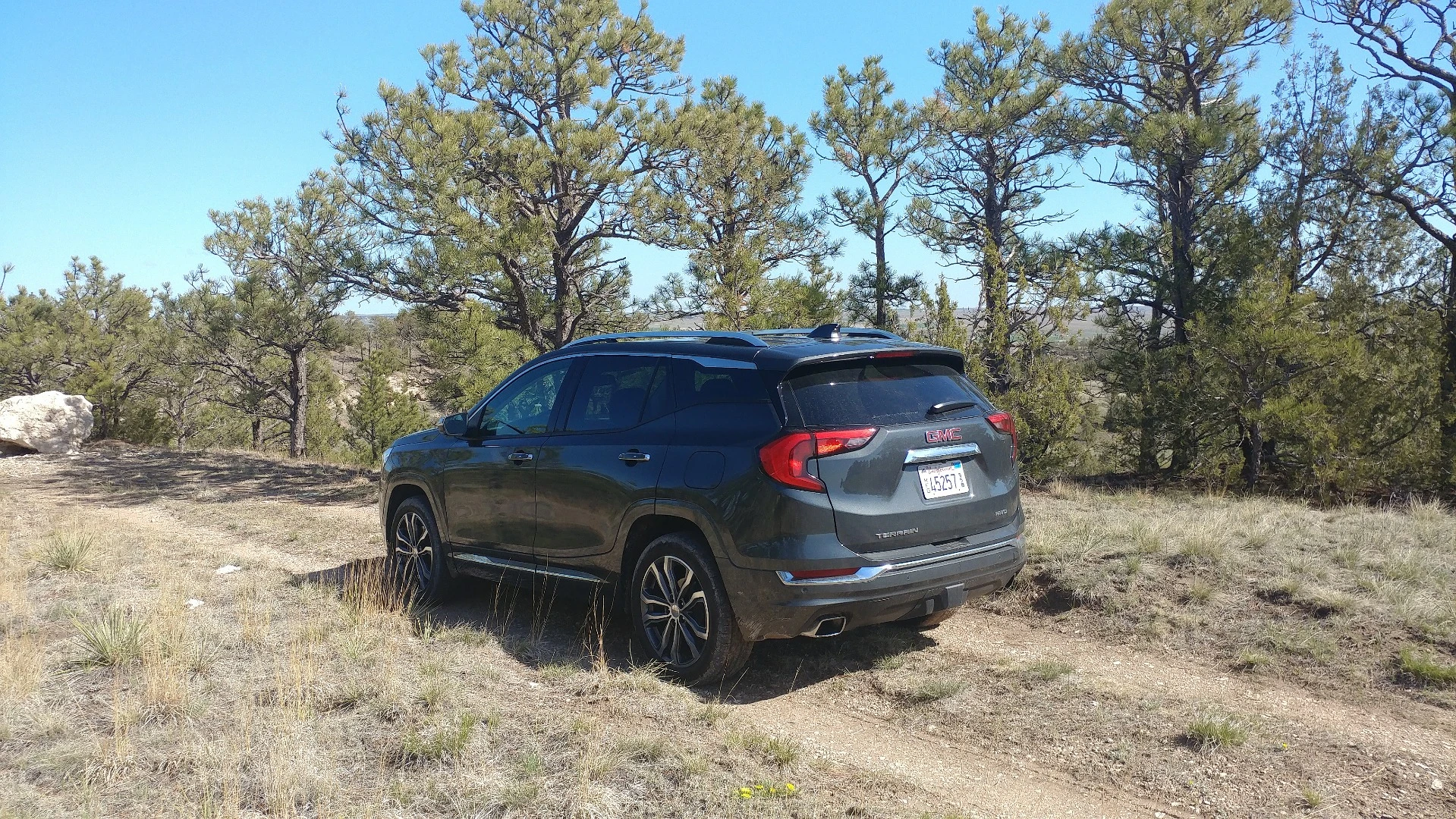 The rear hatch of the 2018 Terrain is flat and square, offering a good loading space and offsetting the sportier look of this new crossover