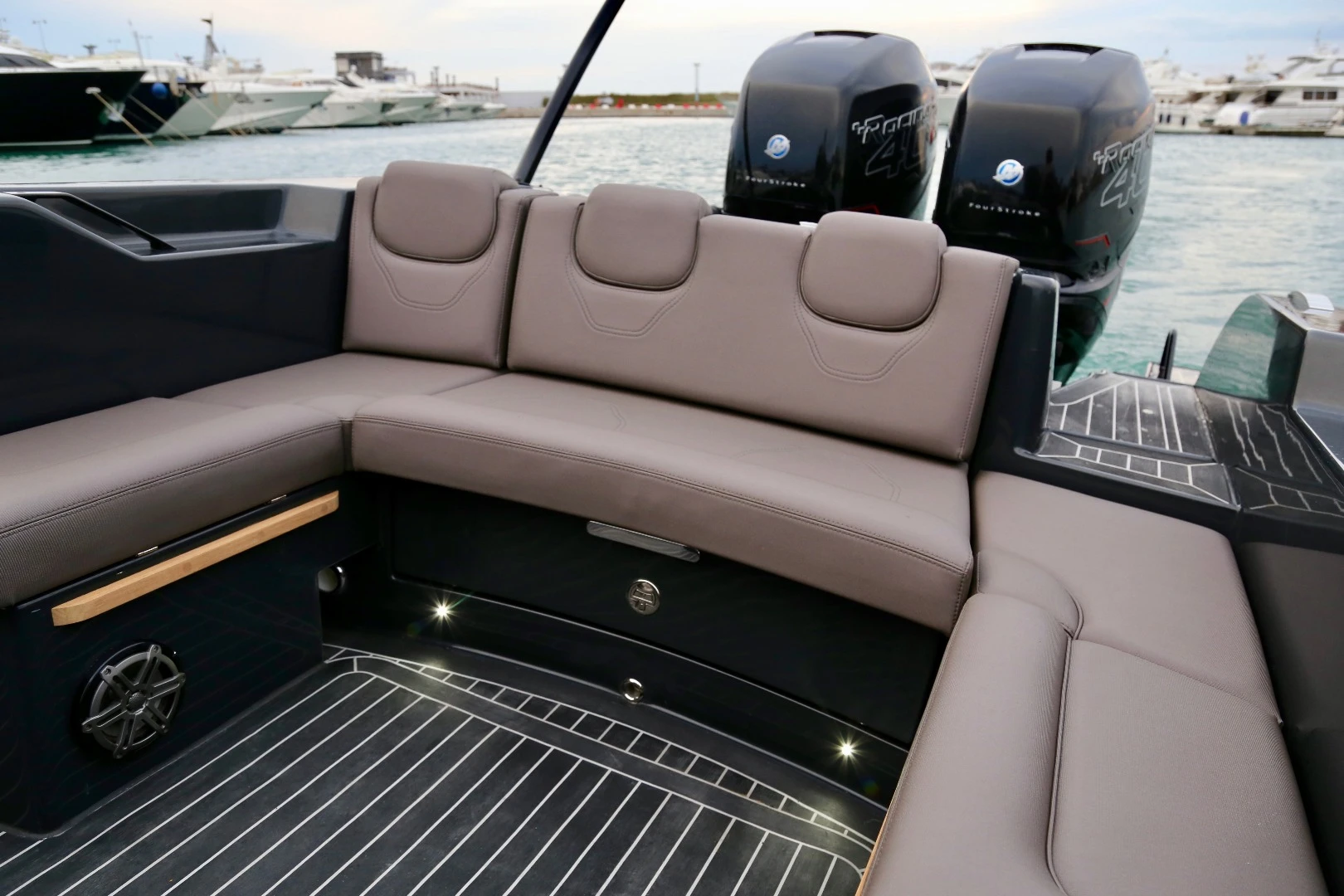 This configuration on the Technohull 999 Sea DNA has its stern laid out for comfortable seating