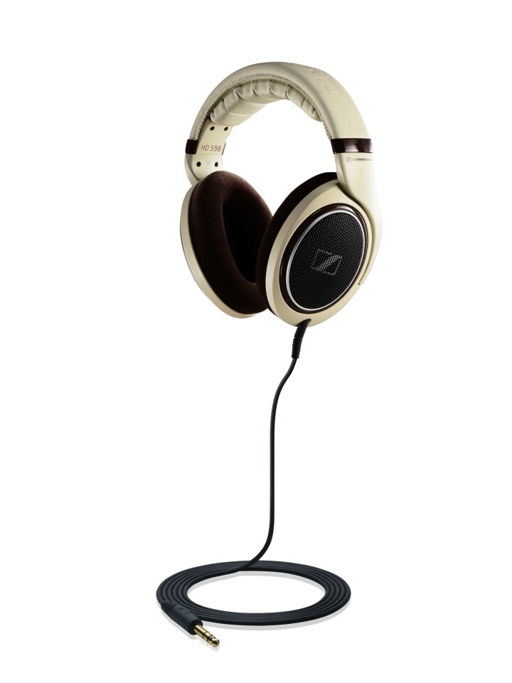 Sennheiser's HD 598 keeps the Ergonomic Acoustic Refinement technology of its predecessor but benefits from a sophisticated new look