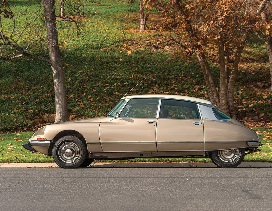 DS, or deesse, is French for goddess