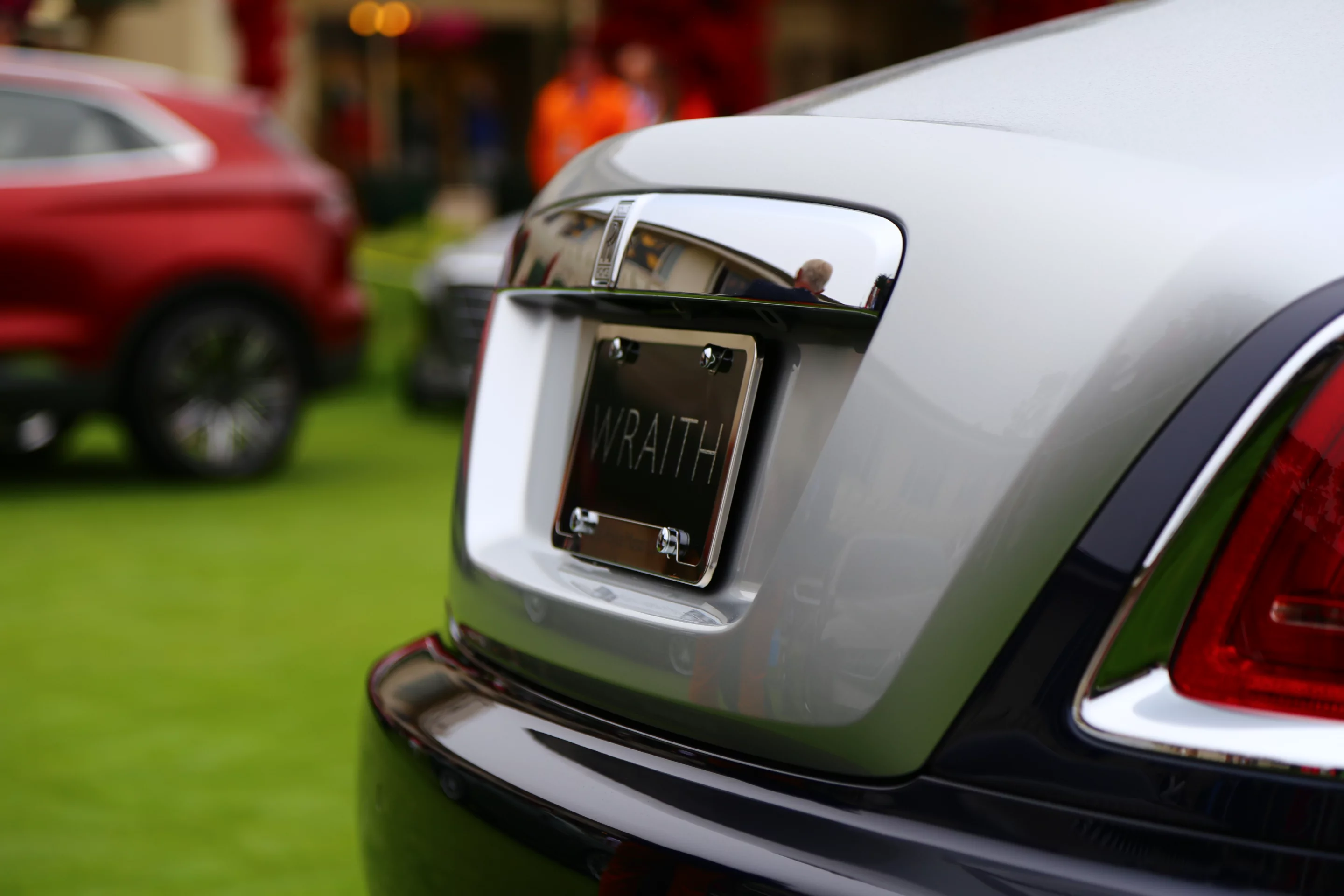 Rolls Royce Wraith employs an electronically controlled air suspension for what the company calls a "magic carpet ride" (Photo: Angus MacKenzie/Gizmag.com)