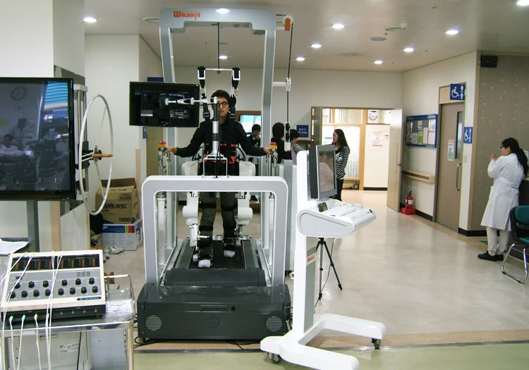 The Walkbot requires the supervision of just one physical therapist, as opposed to traditional gait training which requires between three and five therapists