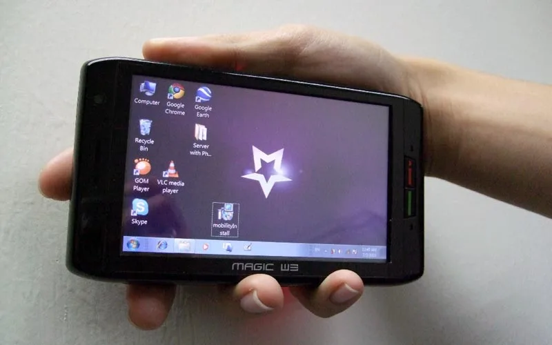 The Magic W3 is claimed to be the world's first handheld microcomputer running on a full version of Windows 7, and can also be used to make telephone calls