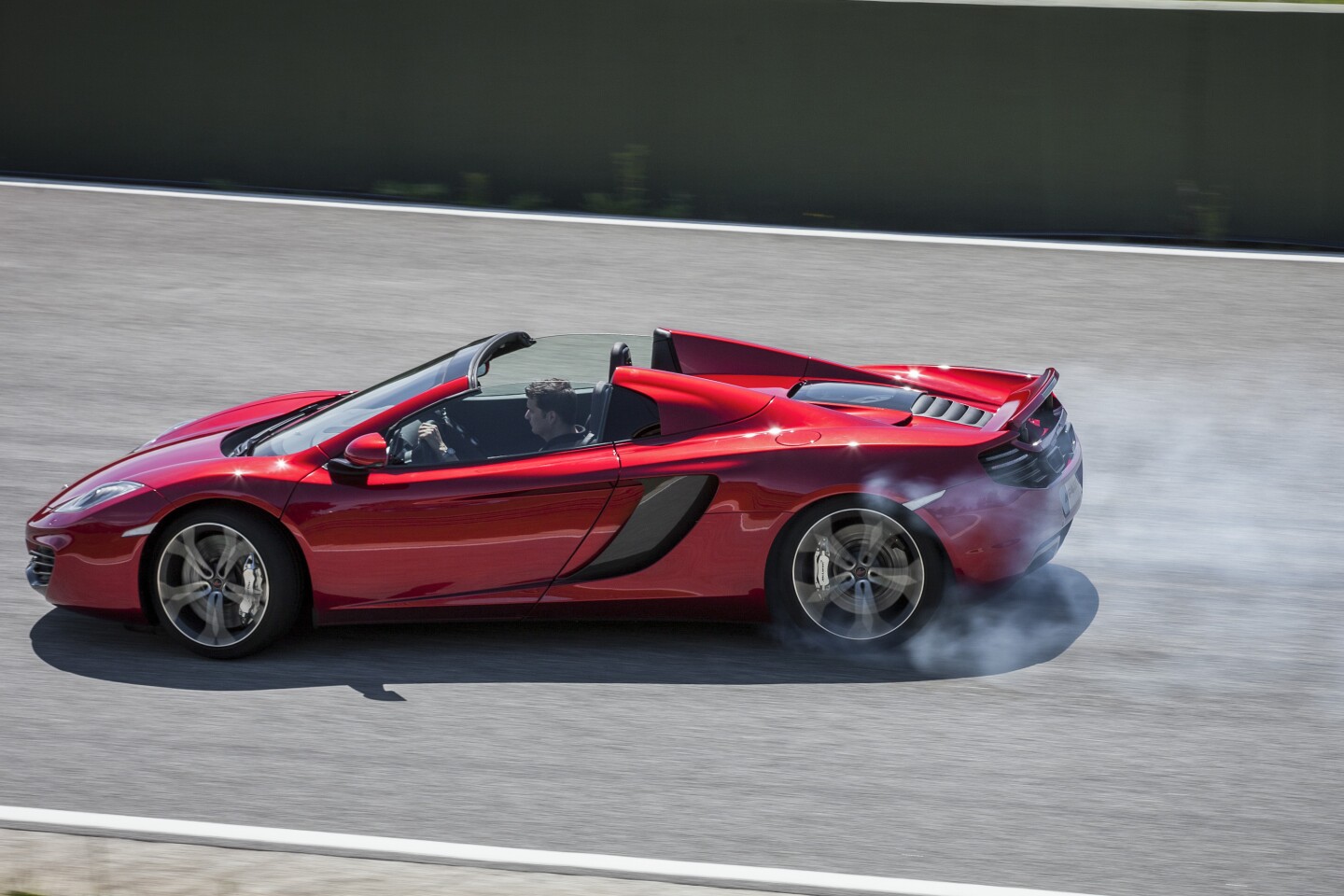 McLaren's 12C incorporates some of the best concepts and technology from Formula 1 and its iconic F1 supercar