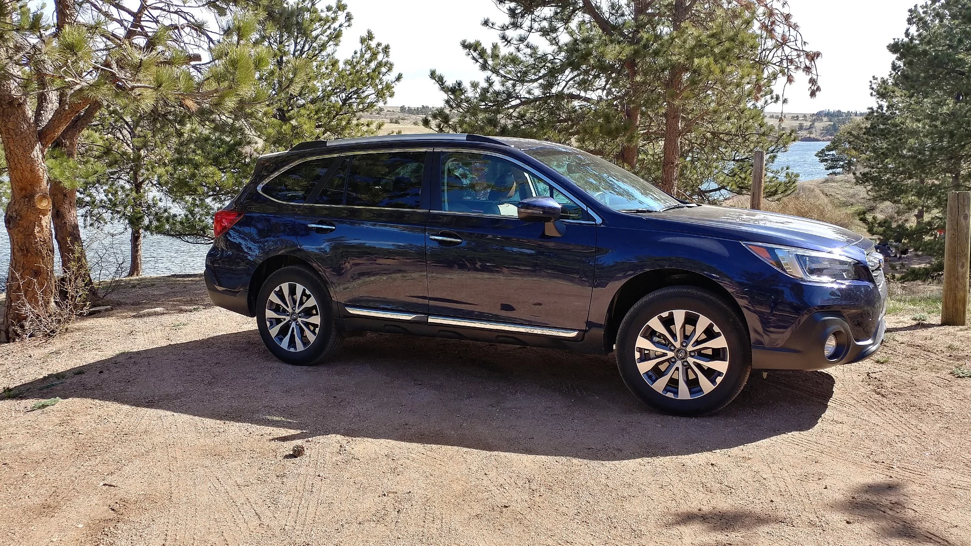 The exterior of the 2018 Outback has a more aggressive look, with some beefing up to give the Outback a more crossover-SUV appearance