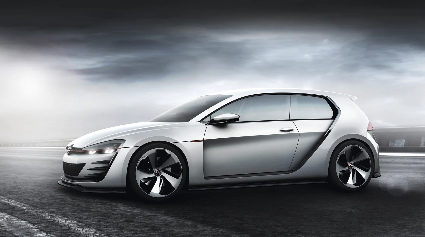 The concept is 0.6 inches shorter (15.2 mm), lower by 2.2 inches (55.89 mm) and 2.8 inches (71.12 mm) wider thanks to reworked fore and aft haunches