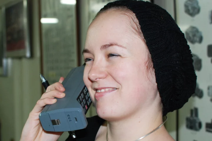 Harnessing sound energy from conversations could one day help recharge mobile phones ((Image: -Tripp- via Flickr)