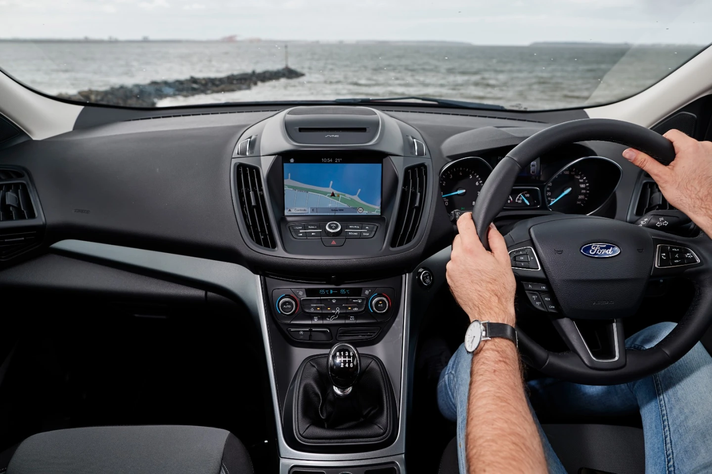 2017 Ford Escape: tidy interior with leather trim for the Titanium model