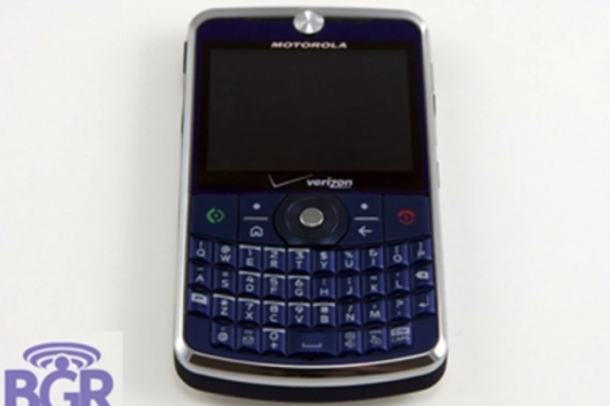 The Motorolas “Napolean” Q9 phone