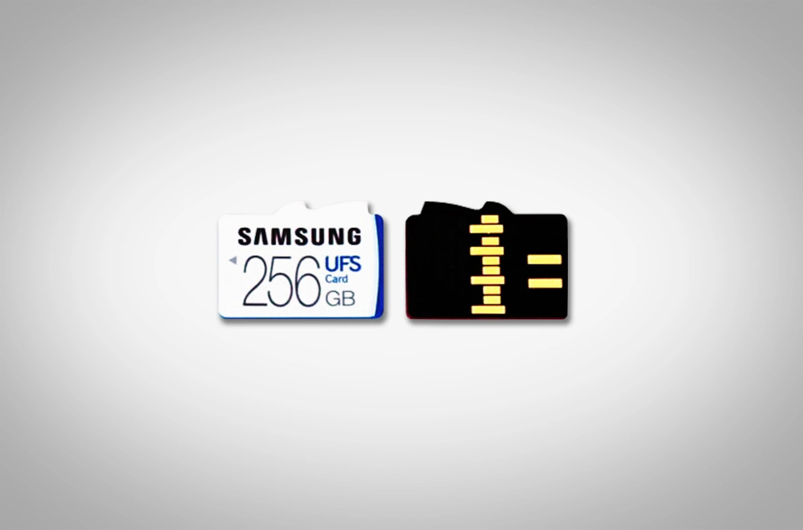 The front and back of the Samsung UFS card
