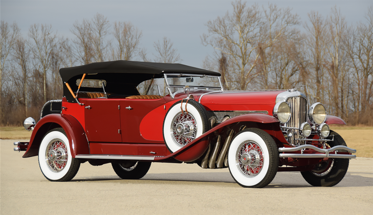 This 1930 Duesenberg Model J Dual Cowl Phaeton sold for $880,000