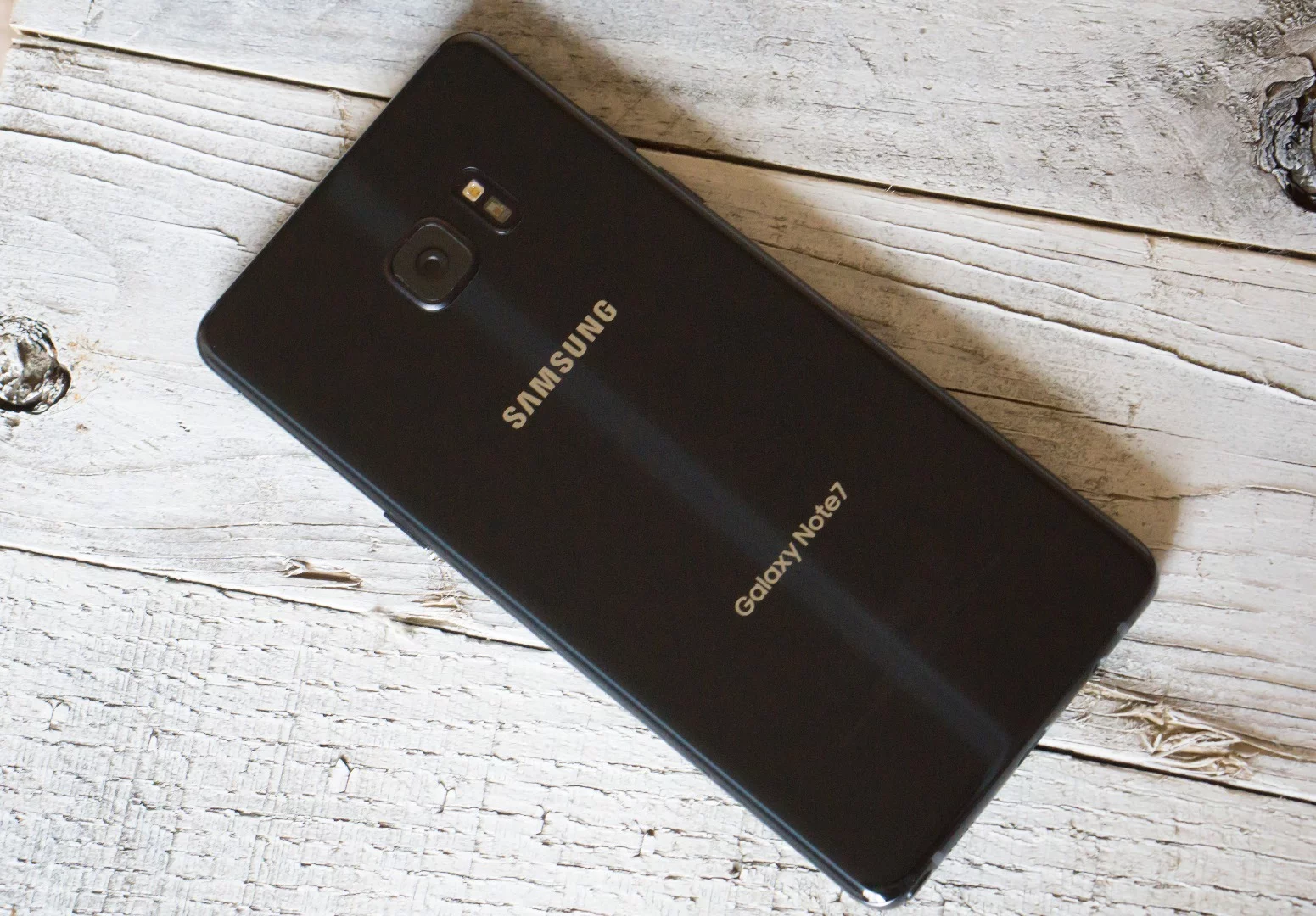 Glass back of the black Note 7 (it's also sold in blue, gold and silver)