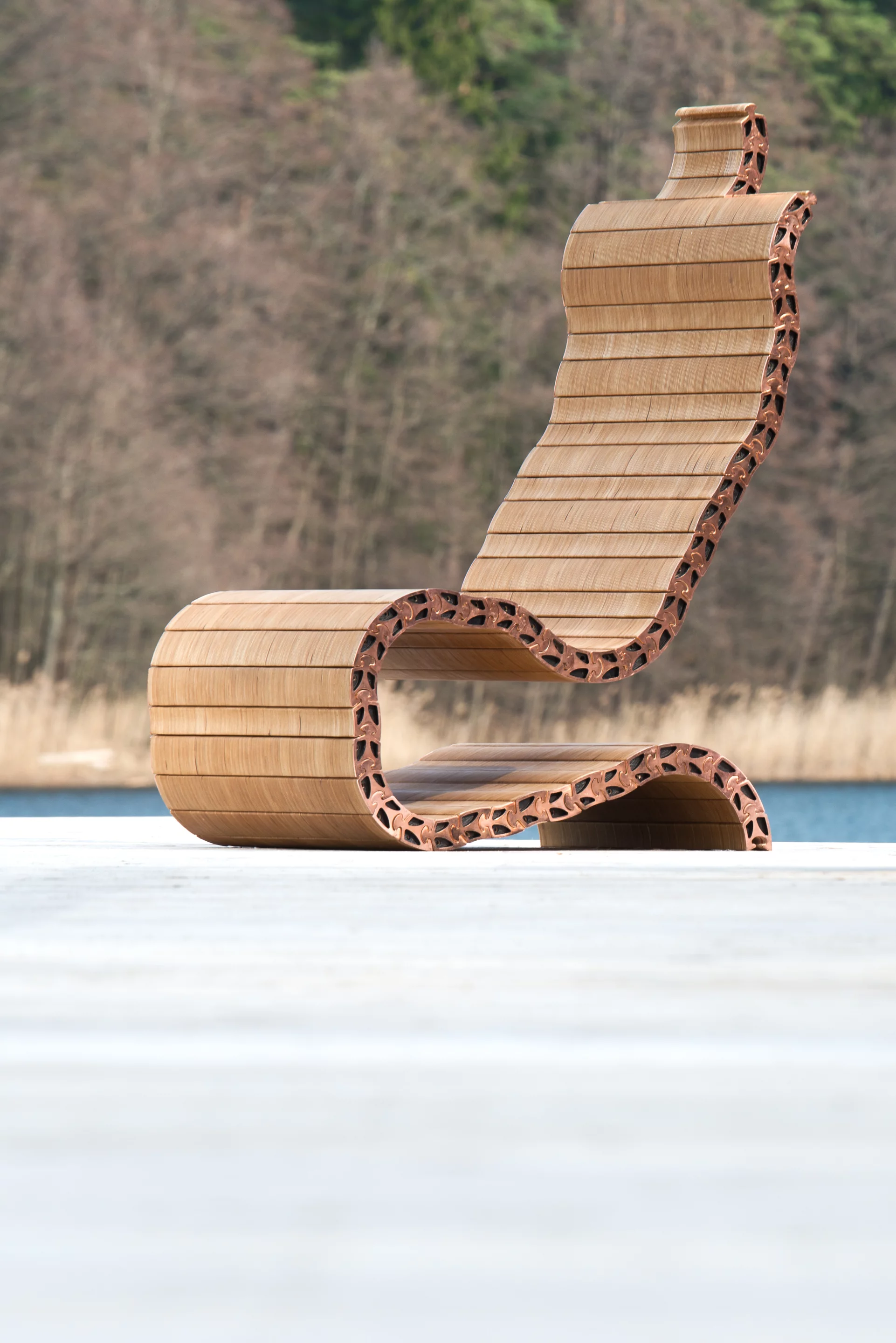 The endings are covered in copper, for a high-end look