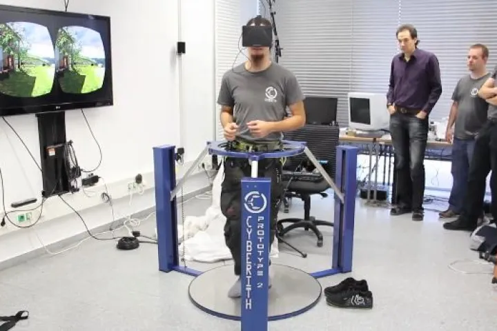 Virtualizer inventor Tuncay Cakmak tries out the system