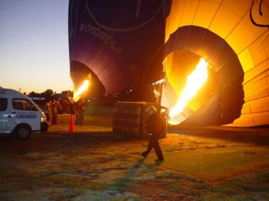 The burners fill the balloons amazingly quickly