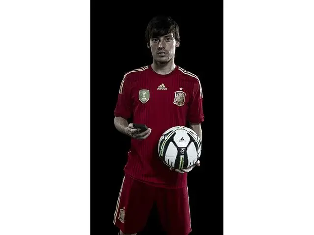 The app also includes challenges where users can try to bend their free kick around a virtual wall or perfect the "knuckle ball", where the ball is struck dead in its center to create an unpredictable flight path