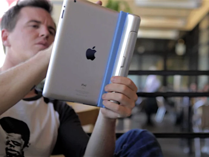 Smart Cargo can assist in holding the iPad