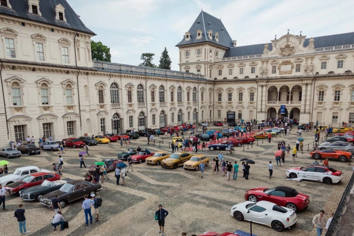 The first Parco Valentino Classic Concours for vintage cars was held last weekend and being run in conjunction with the open air Parco Valentino - Salone dell'Auto di Torino, it looks set to become a fixture on the world concours calendar in a town with a spectacular automotive heritage. Here the cars line up in Piazza Vittorio Veneto in Turin.